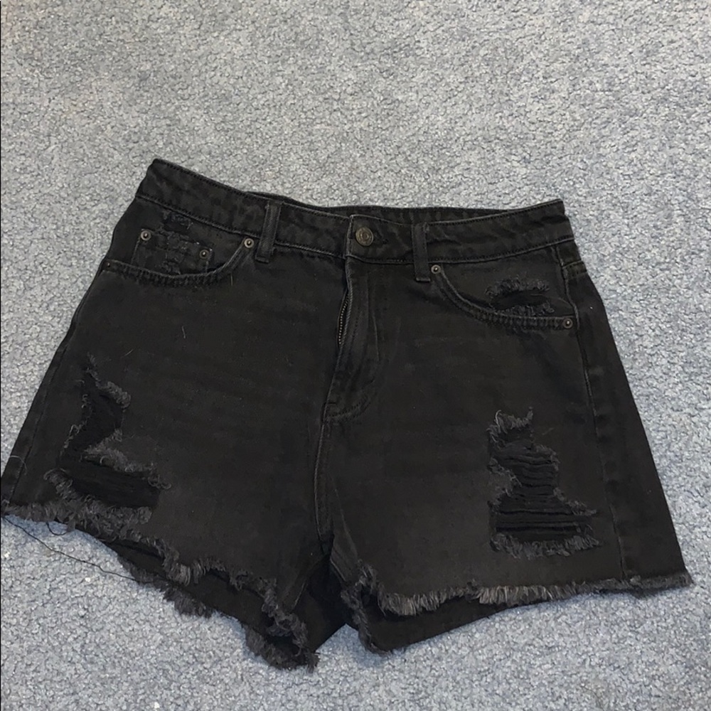 black distressed jean shorts